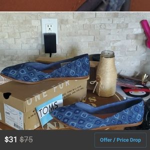 Brand New Toms sz 8 blue jutti flats